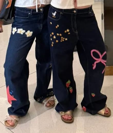 Peça de roupa pintada à mão pela By DAP
